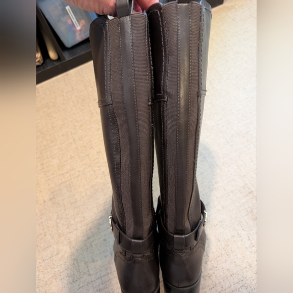 NWOT- Tommy Hilfiger Brown Boots - Picture 7 of 15